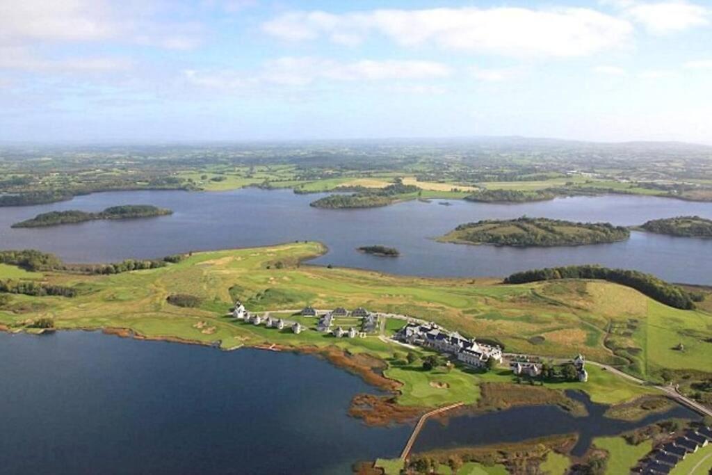 Dovecote Lodge On The 5 Star Lough Erne Resort Ballycassidy Zewnętrze zdjęcie